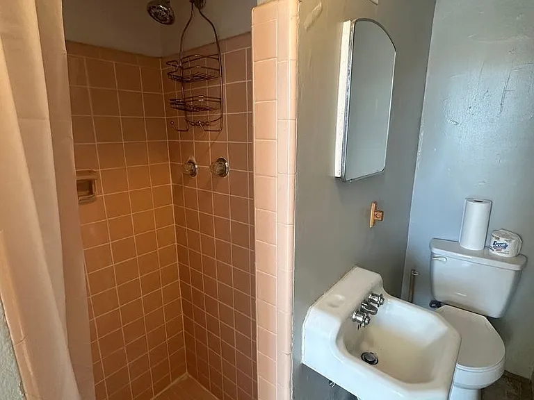 113 E Philadelphia St — Photo 6