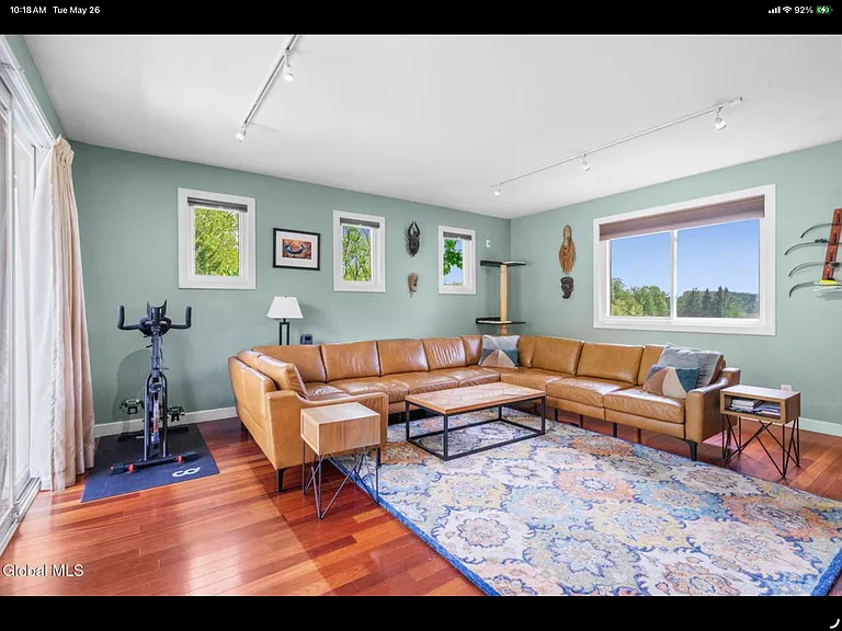 8 Fox Glove Ct — Photo 18