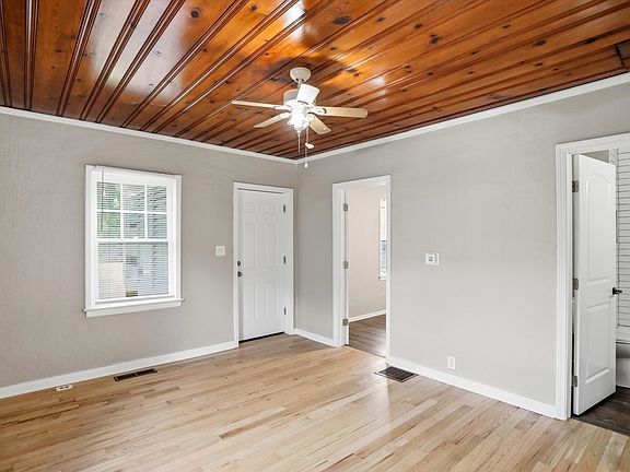 4th image of 4224 Evanston Ave