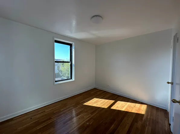 20-30 Elk Drive image 17 of 18