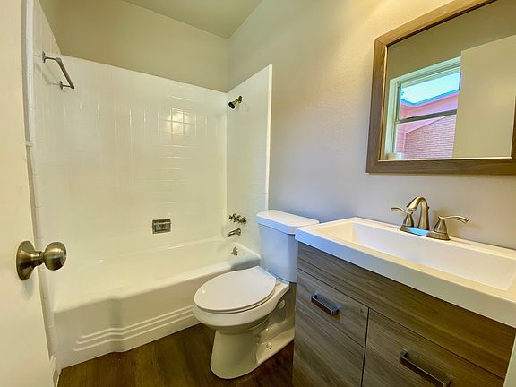 5th image of 1102 Cerro Alto Dr