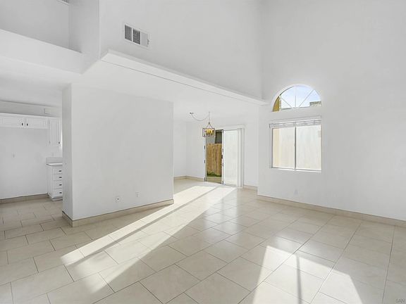 2nd image of 380 Blackshaw Ln