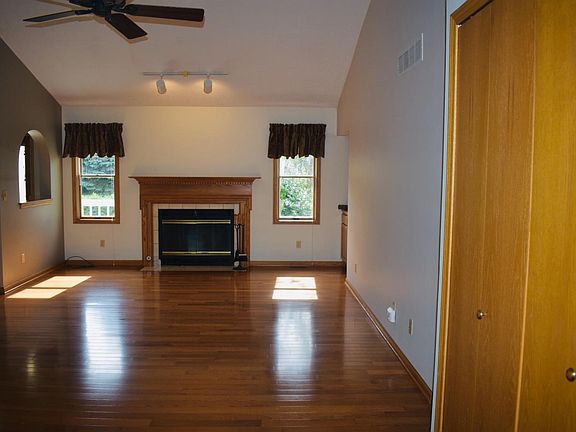 4th image of 3703 Chimney Hill Ct