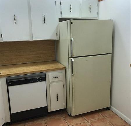 4th image of 10703 Royal Palm Blvd #13