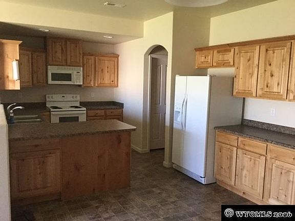 4th image of 875 Blue Sage Way