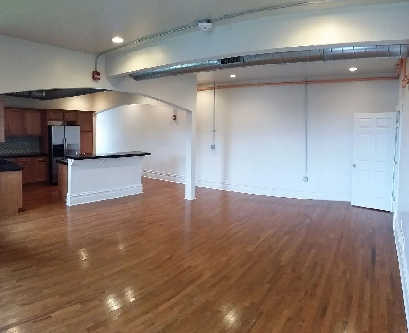 2405 Sarah Street — Photo 4