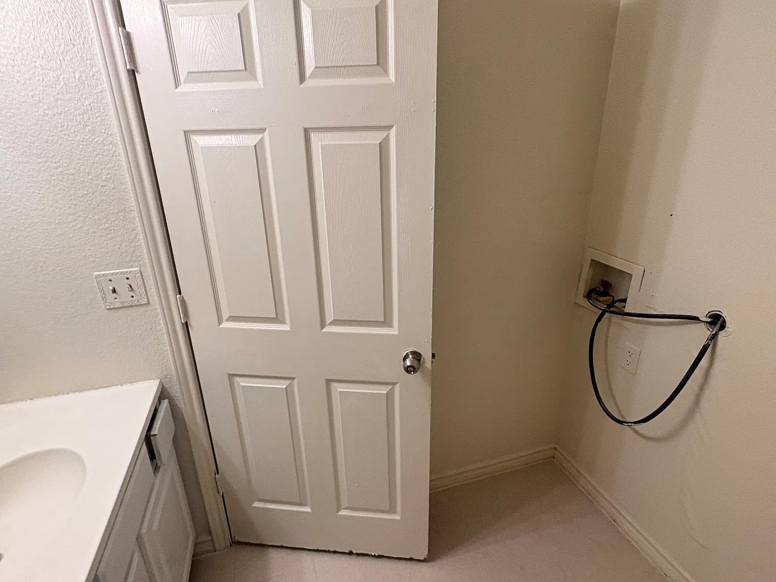 3 bed, 850 sqft, $995 — Photo 4