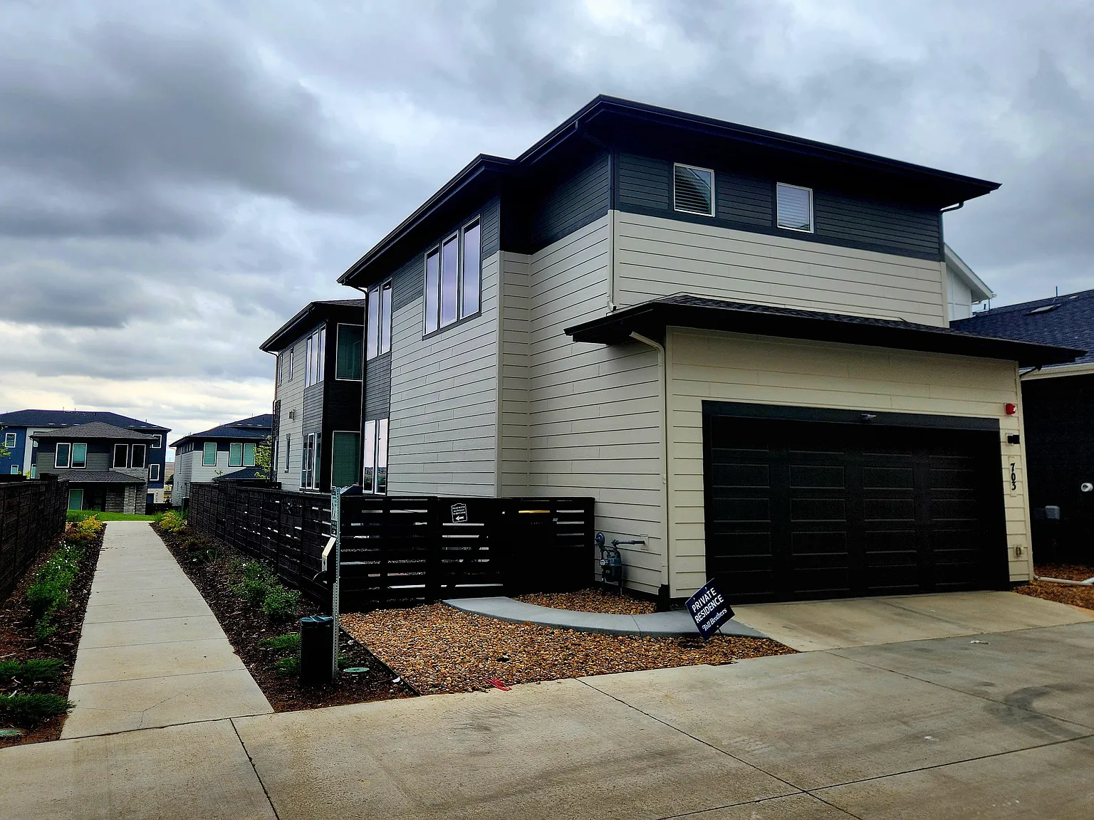 4 bed, 3.5 bath, 2951 sqft, $3,800 — Photo 2