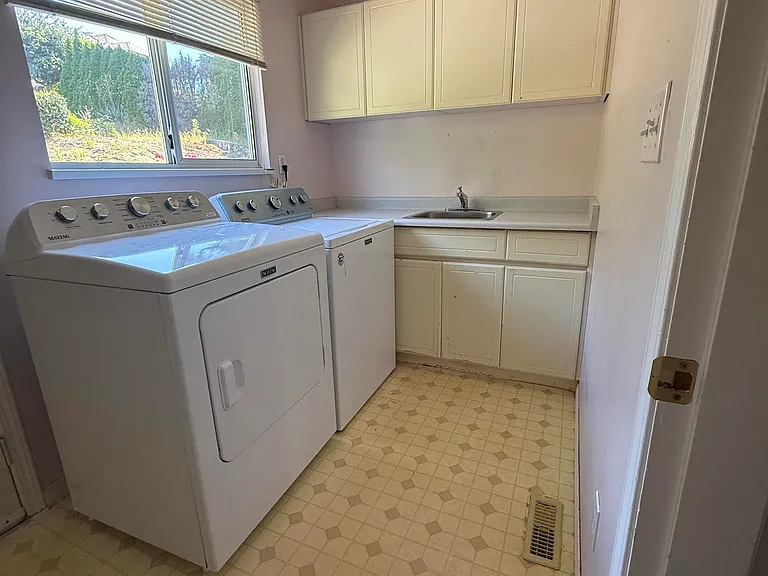 2657 Sandstone Cres #UPPER FLOOR — Photo 33