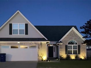 399 Sunflower St, Raeford, NC 28376