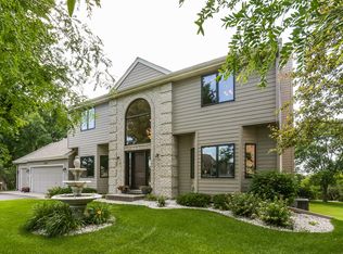1529 Blackhawk Ridge Ct, Eagan, MN 55122
