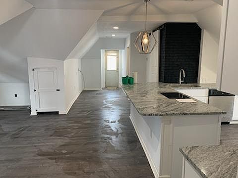 5th image of 1062 Franklin Ave Suite A