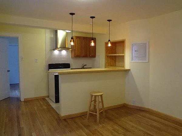 25 Andrew St #1 — Photo 1