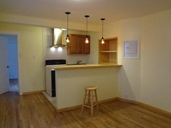 1st image of 25 Andrew St #1