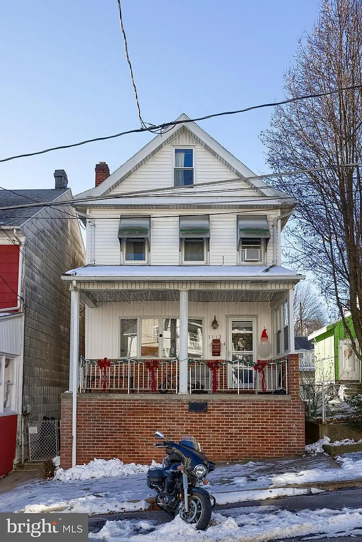 1112 W Spruce St photo 1