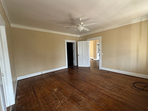 4th image of 1001 W Bartow St
