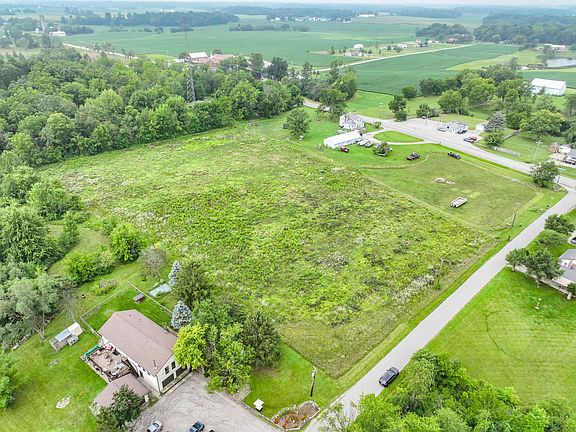 3rd image of W Hilltop Dr #2