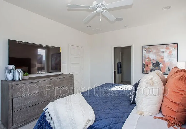 2807 Stanley Ave — Photo 23