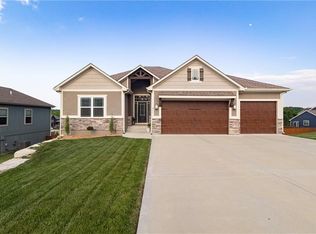 811 N Maple Ct, Lone Jack, MO 64070