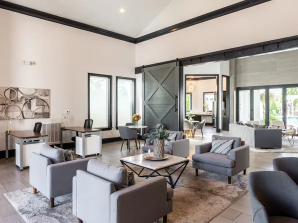 Fountain View on the Plaza