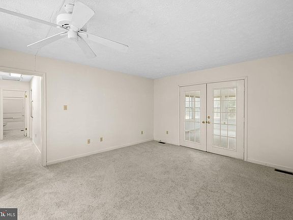 3rd image of 49 Grove Dr