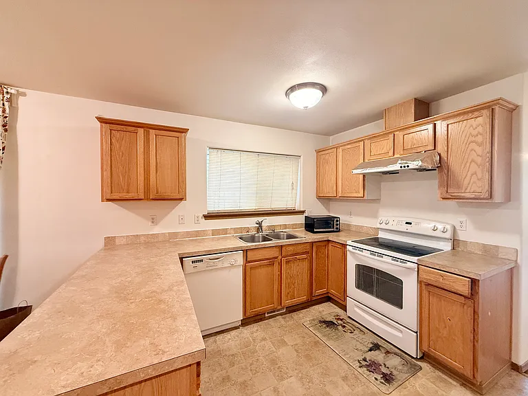 3908 S Holly St — Photo 7