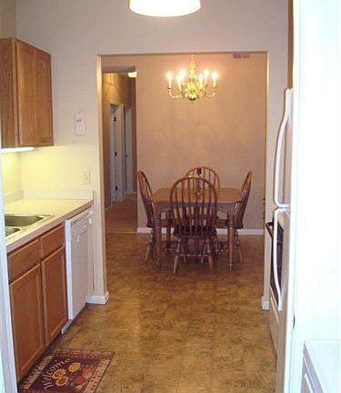 5th image of 9658 Sylvan Ln Unit 9658