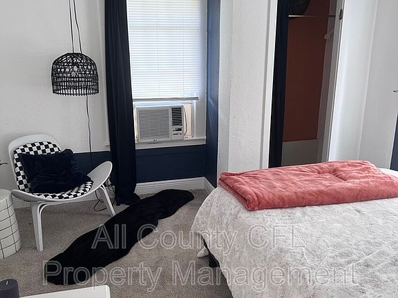 5th image of 1501 Woodward St #1