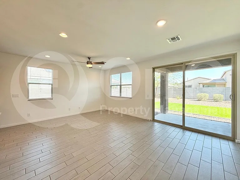 17679 W Pinnacle Vista Dr — Photo 3