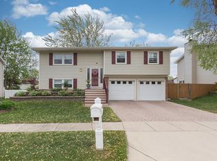 1415 W Stone Harbor Dr, Hoffman Estates, IL 60192