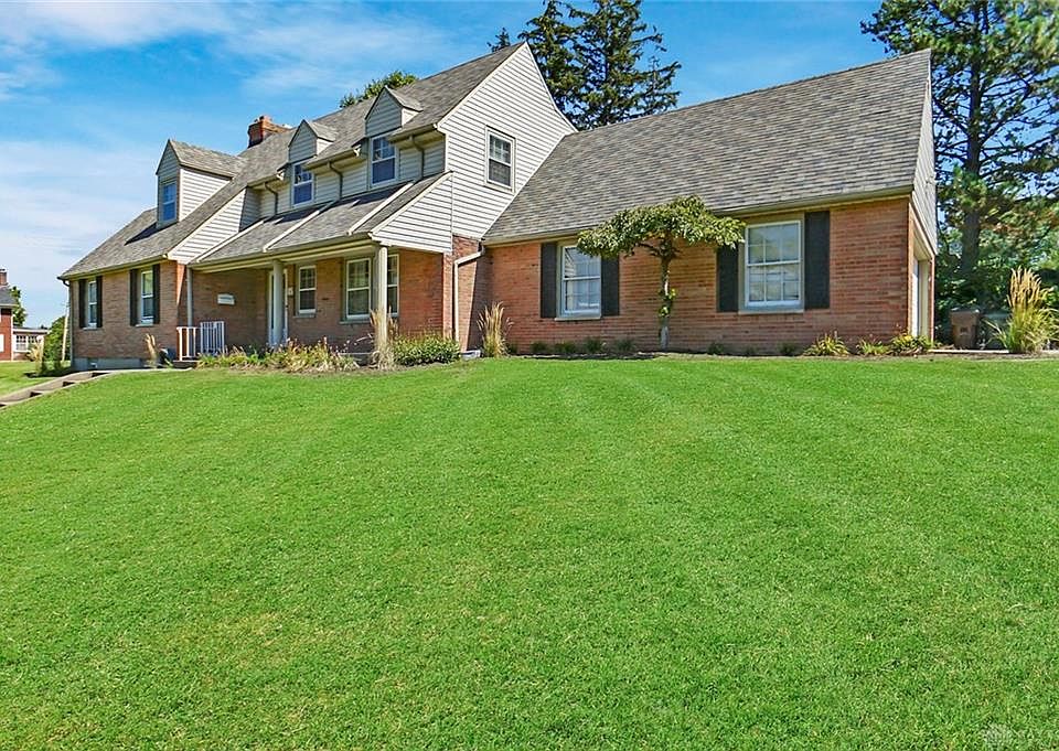 1st image of 15 Alameda Cir