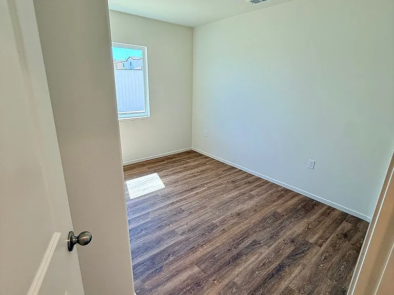 11705 Sebastian Rd — Photo 9