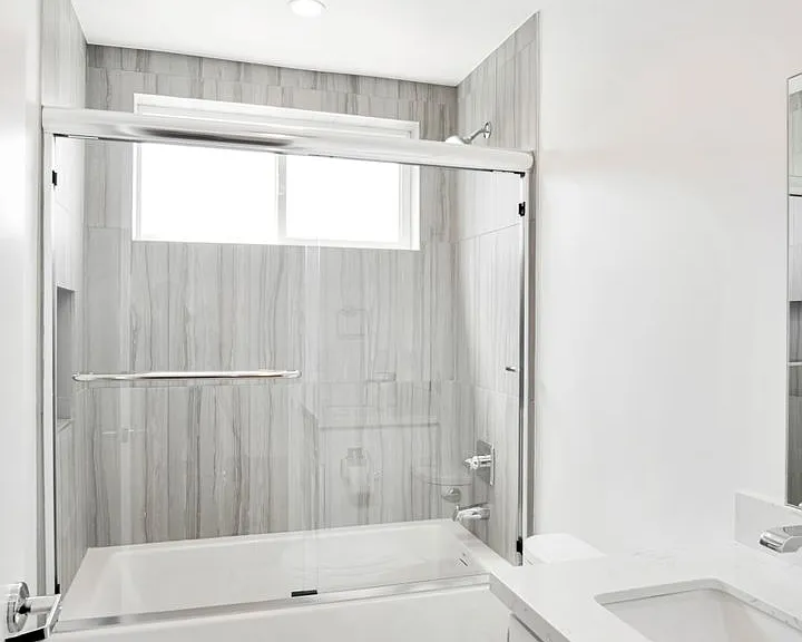10926 1/2 Hesby St — Photo 5