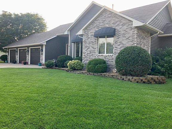 3rd image of 1506 Armstrong Cir NW