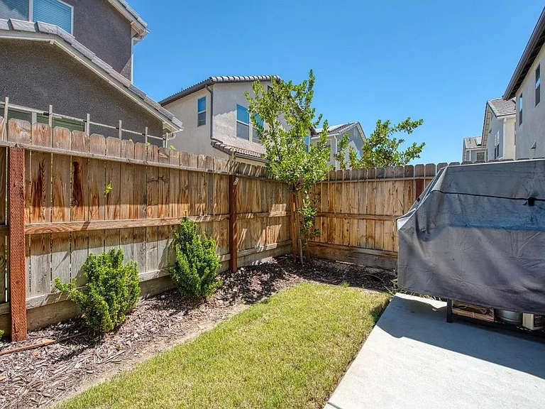 1394 E Via Dorata Way — Photo 8