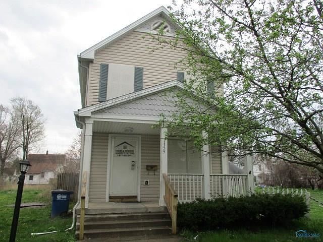 2nd image of 1355 Grand Ave