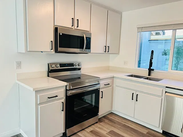 3 bed, 1250 sqft, $3,150 — Photo 2