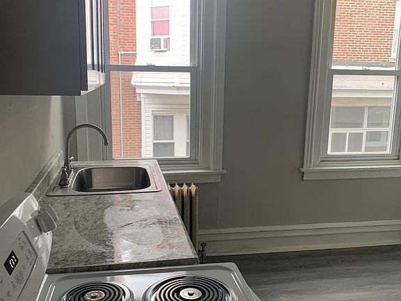 New kitchen. New stove