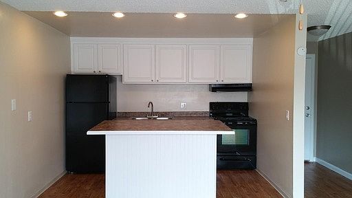 2nd image of 1420 30th St SE APT 2