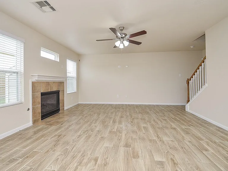 21610 Yeaney Dr — Photo 12