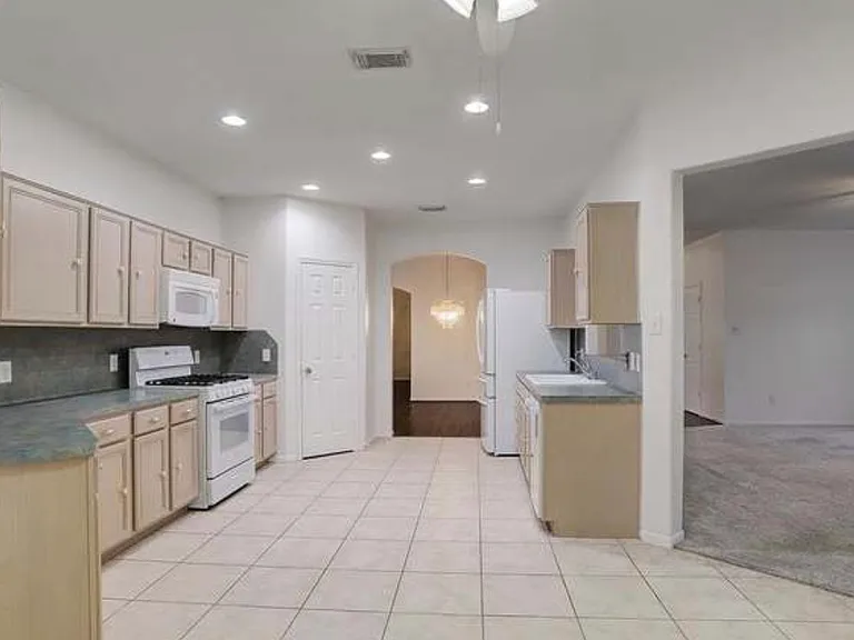 14402 Lawton Ridge Dr — Photo 5