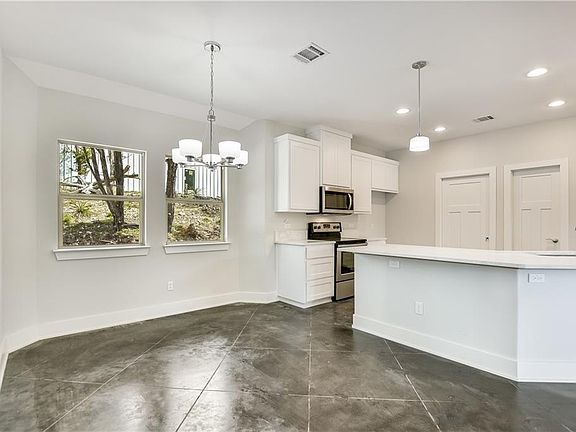 5th image of 10404 Little Creek Cir