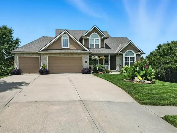 800 Cherry Ln, Smithville, MO 64089