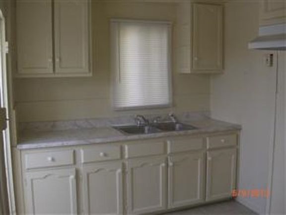 2nd image of 6064 S Budlong Ave