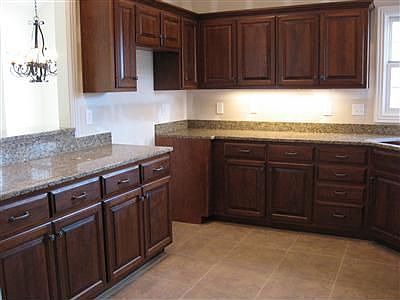 4th image of 117 Sugartree Ln