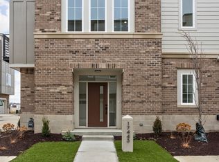 17443 Carrier Dr, Westfield, IN 46074