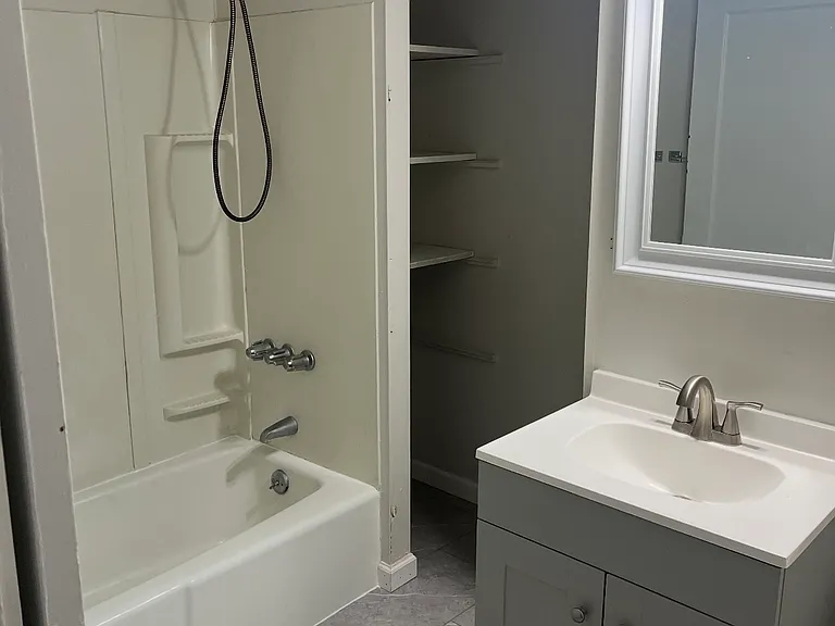 50 Forest St #4 — Photo 2