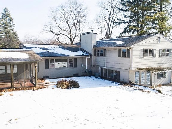3rd image of 3011 Provincial Dr