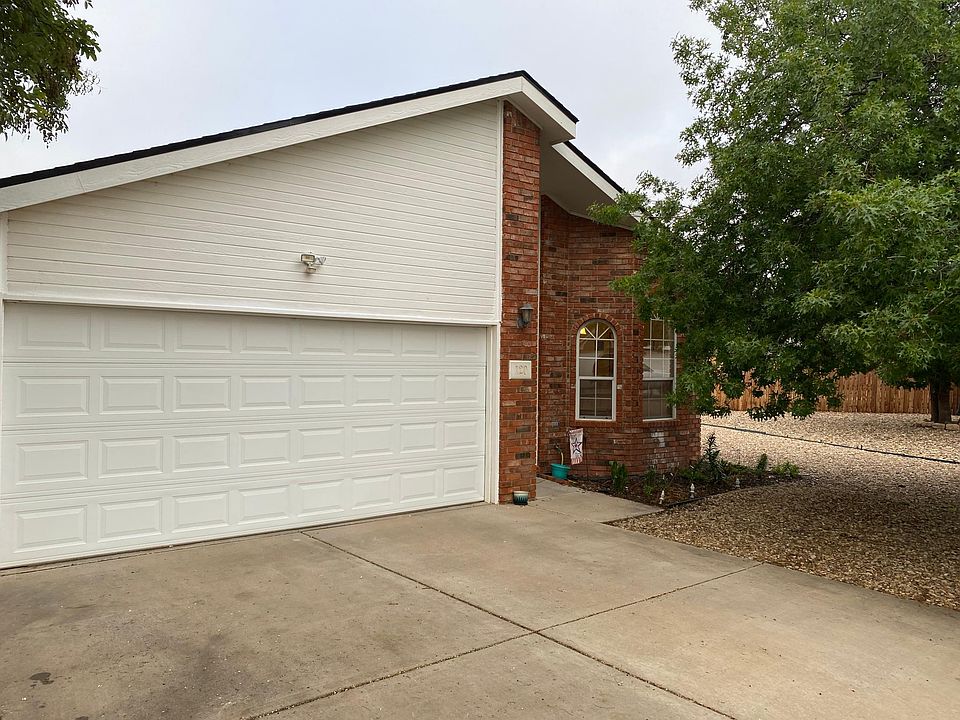 1st image of 120 Cades Ct