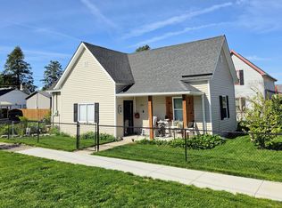 206 N Walnut St, Roachdale, IN 46172